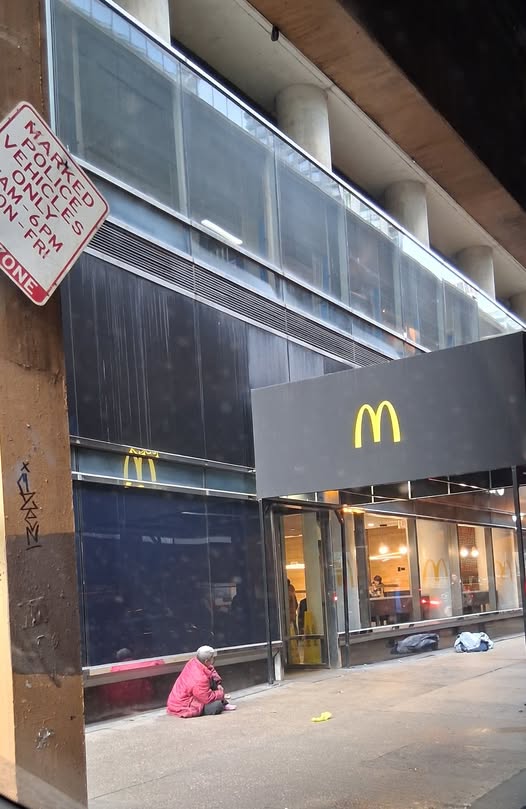 May be an image of text that says 'AM-6Pm EHICLES EHINCE 썸승탄스트 CHINCN AM- ONLY ONCLE -FRI PM S ONE M'